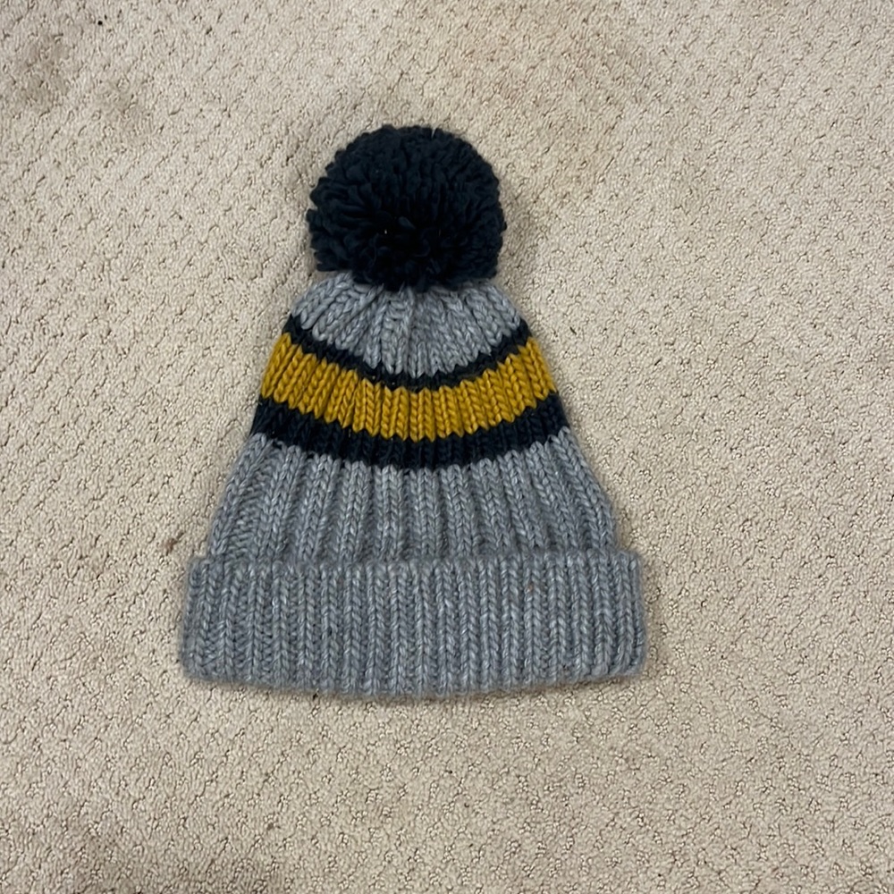 Winter hat never worn!